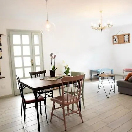 Casa Iride, Con Grazioso Giardino